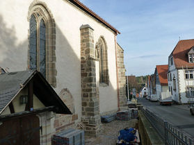 Abbau des Gerüstes an der Südseite (Foto: Karl-Franz Thiede)